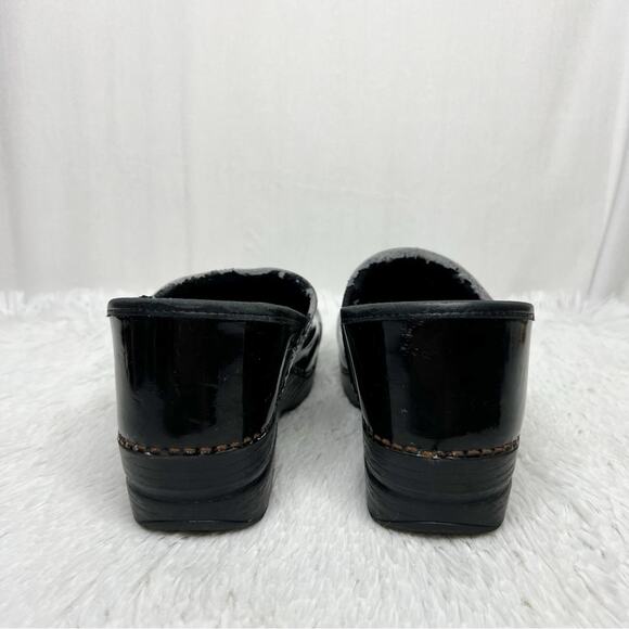 DANSKO / classic black patent leather slip on nursing clogs / 40 - Picture 6 of 11